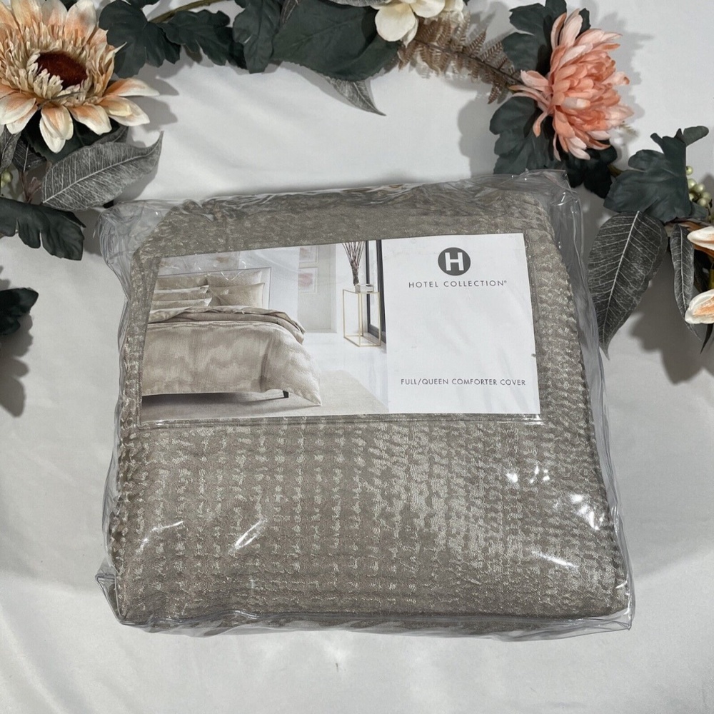 NWD $335 [ Full/ Queen‎ ] Duvet Cover for Hotel Collection Highlands